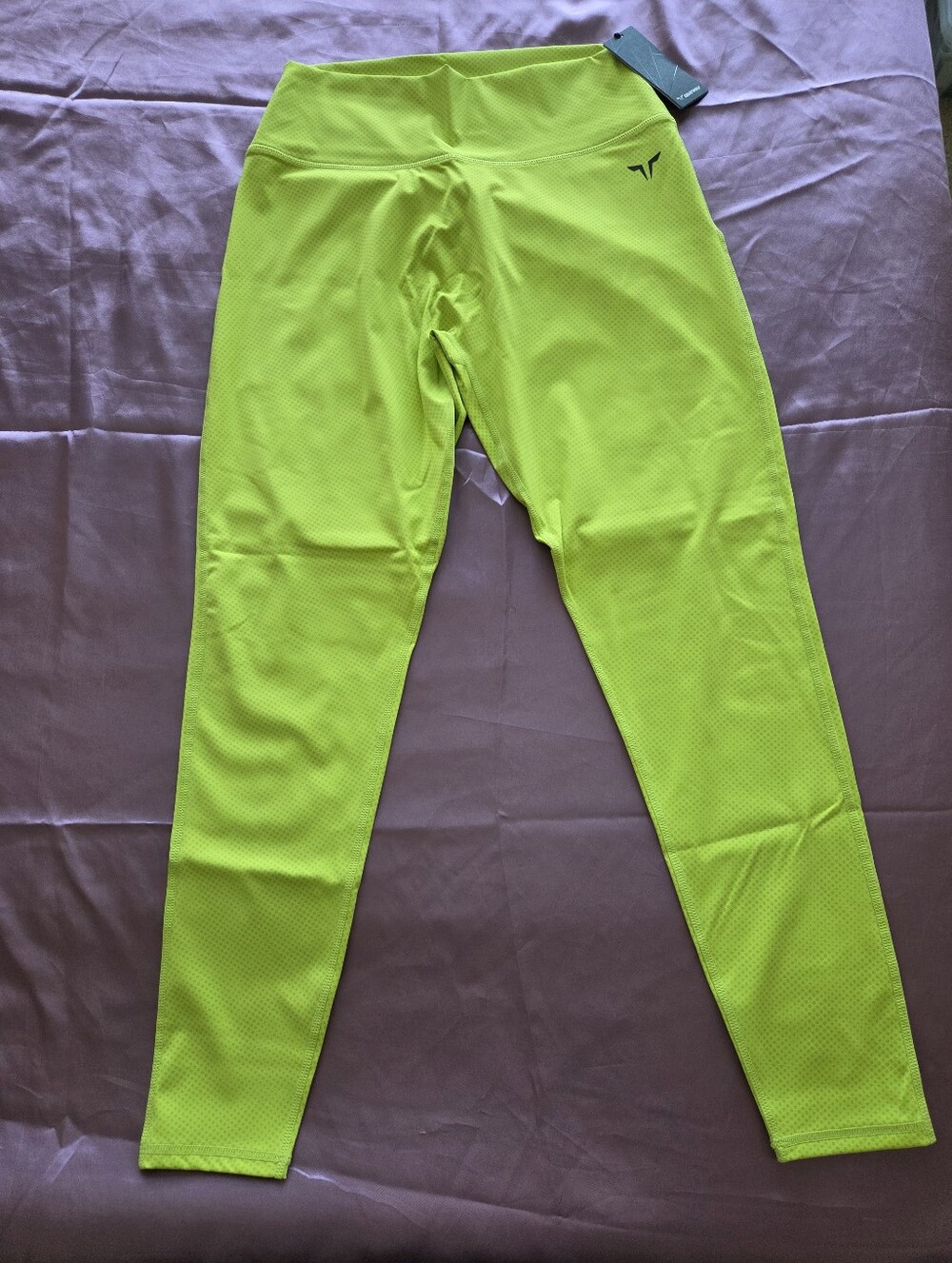 NWT SQUATWOLF Matching Set Agile Leggins 2.0 and Sports Bra Neon Green